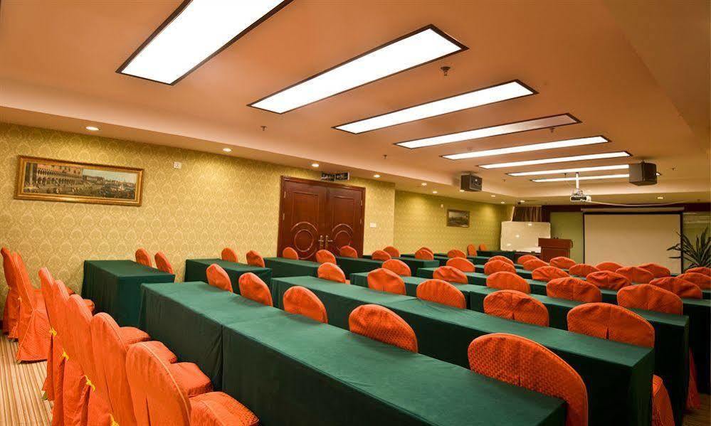 Vienna International Hotel Taicang Nanyang Plaza Экстерьер фото