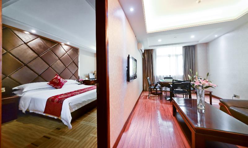 Vienna International Hotel Taicang Nanyang Plaza Экстерьер фото